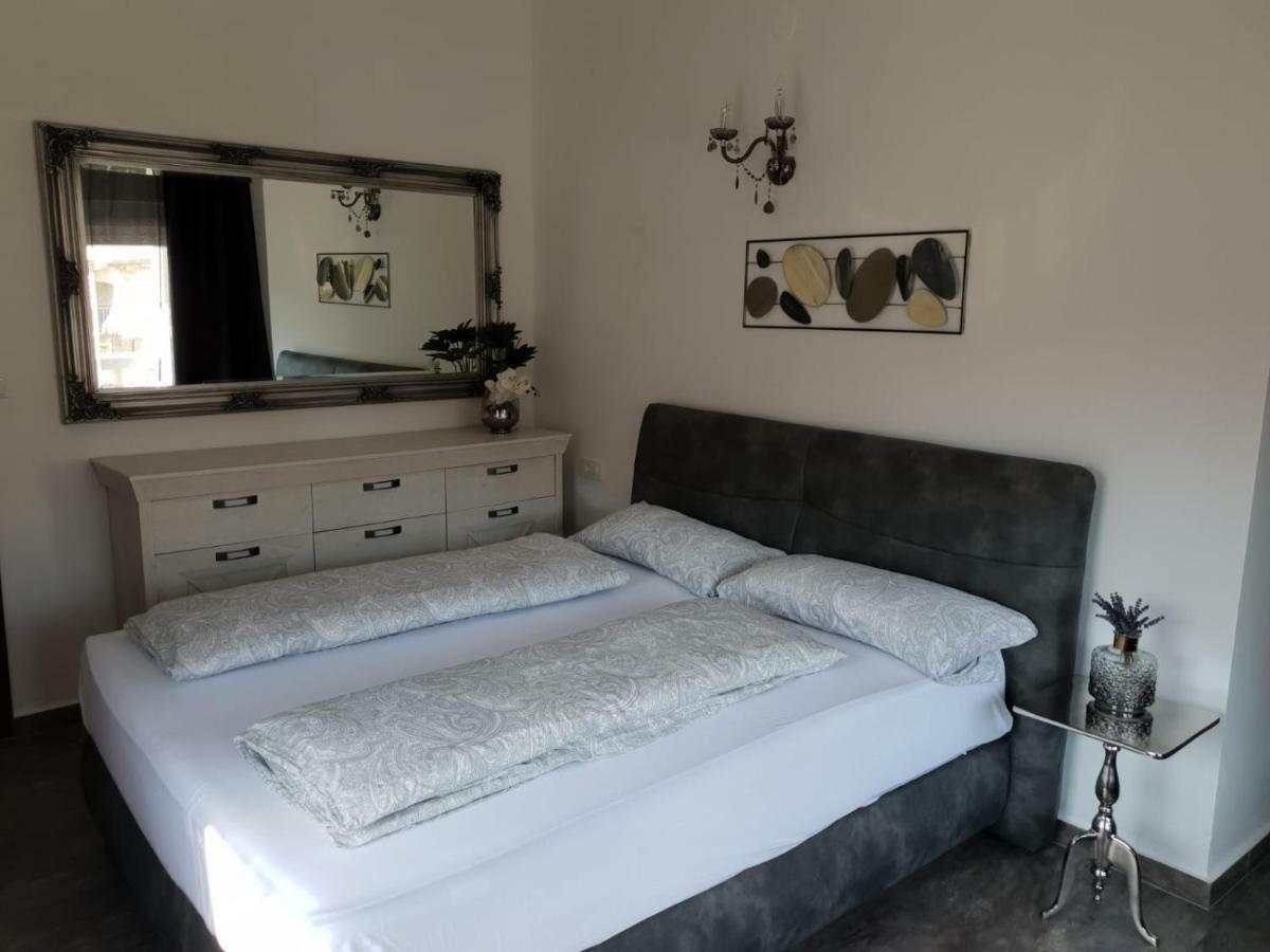 Apartmán Grey Pearl With Free Ev Ch-Station Valbandon Exteriér fotografie